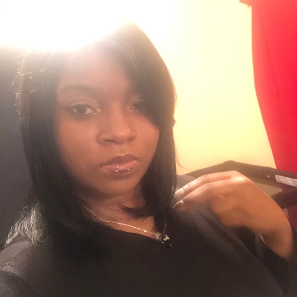 Meet your Posher, Donita - Picture 1 of 1